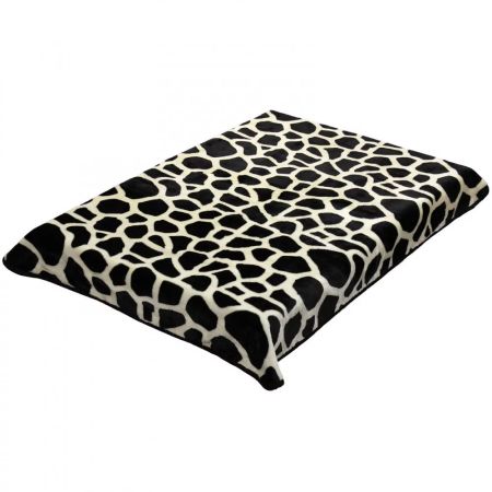 pled-schkura-zhirafa-chernyy-150x200-polutornyy-oblechennyy-smun_1
